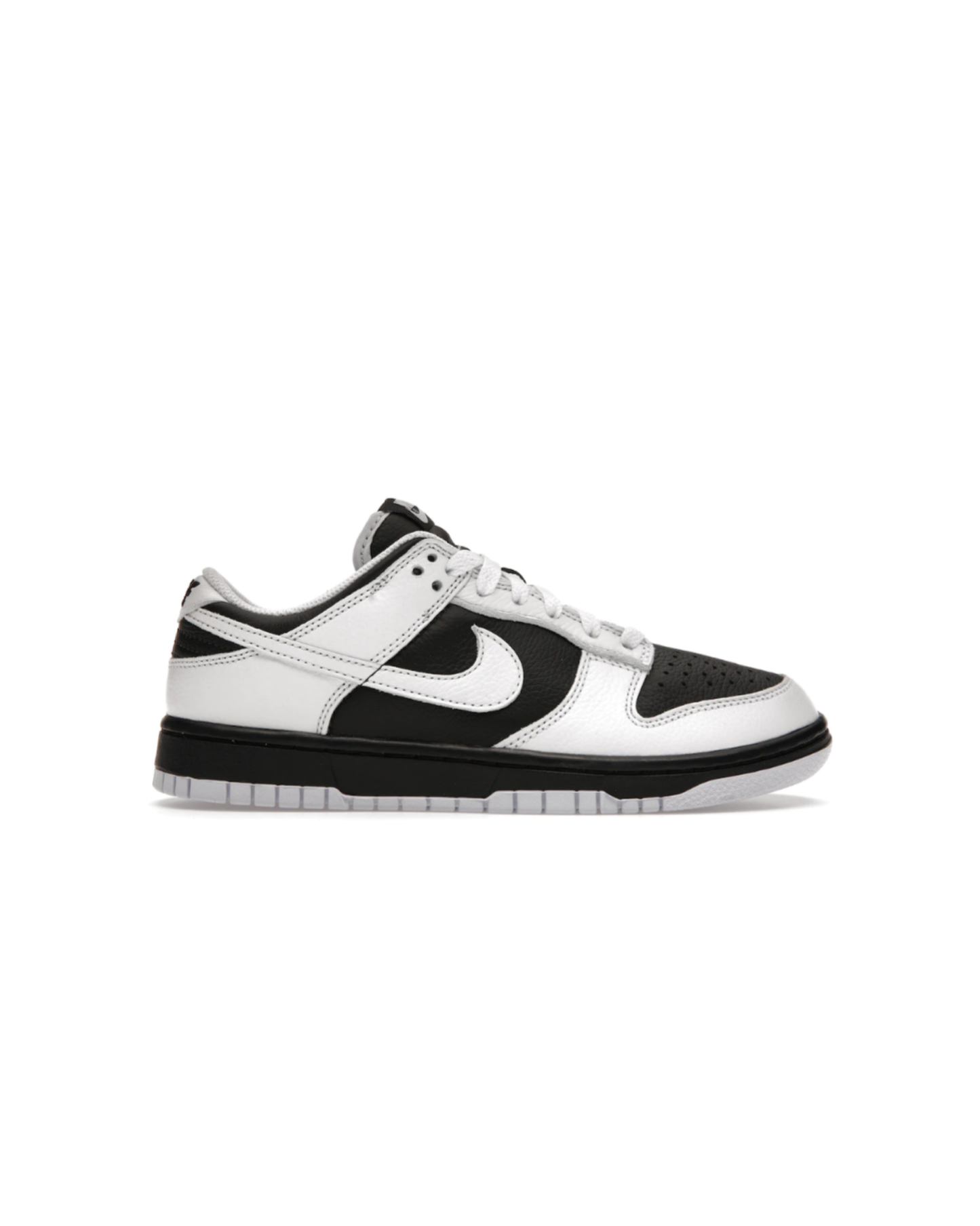 Sb Dunk Low Retro
Reverse Panda