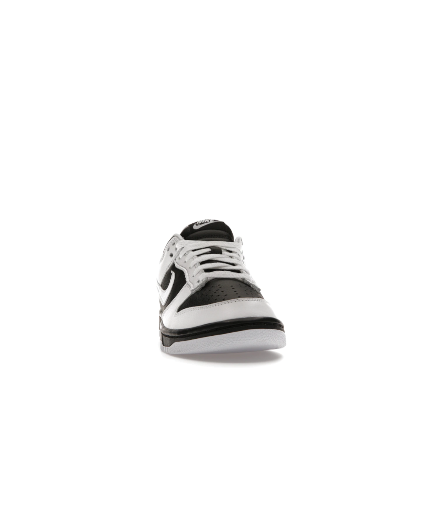 Sb Dunk Low Retro
Reverse Panda