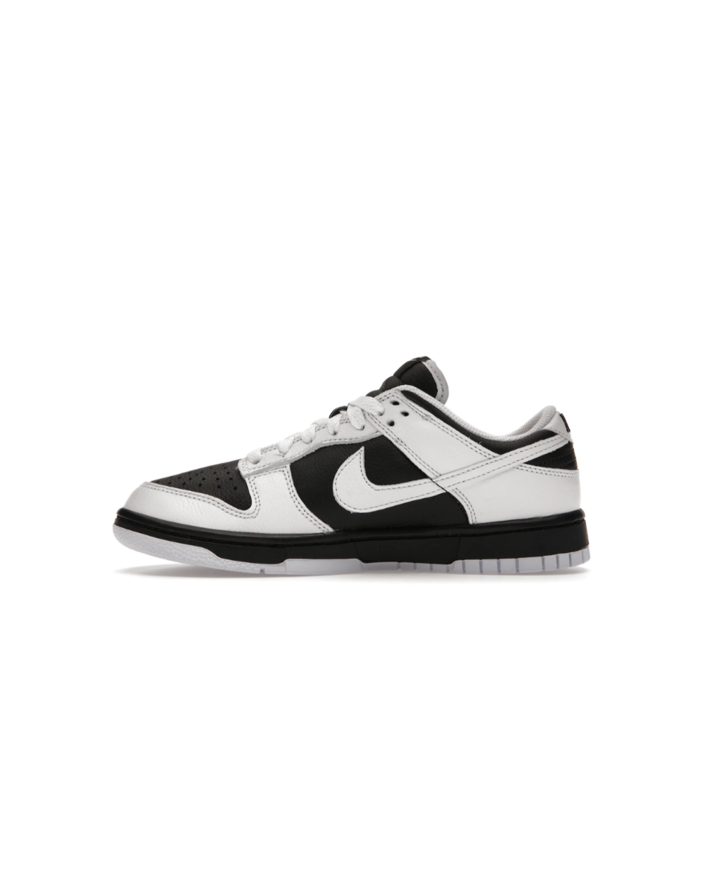 Sb Dunk Low Retro
Reverse Panda